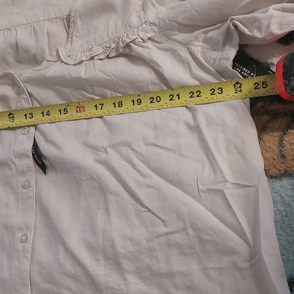 Lee Blouse sz Lg Ecru (each) Only One Left. - Picture 11 of 13